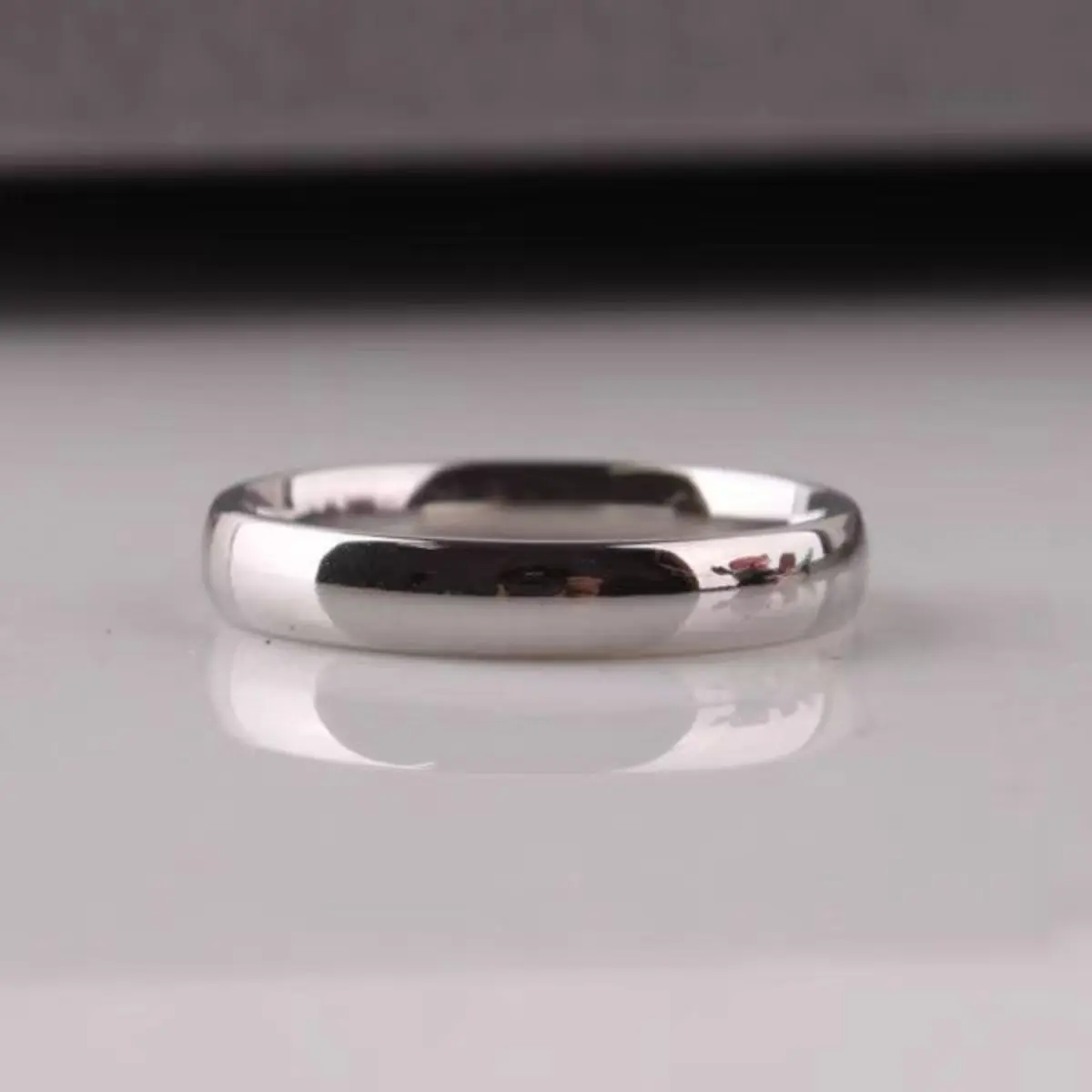 Cincin Keluli Titanium, Reka Bentuk Ringkas, Uniseks, Plat Cahaya Berkilat, Sesuai untuk Pelajar, Cincin Ekor 4mm, Model Serba guna, Warna Perak, untuk Angin Lelaki, Model Biasa
