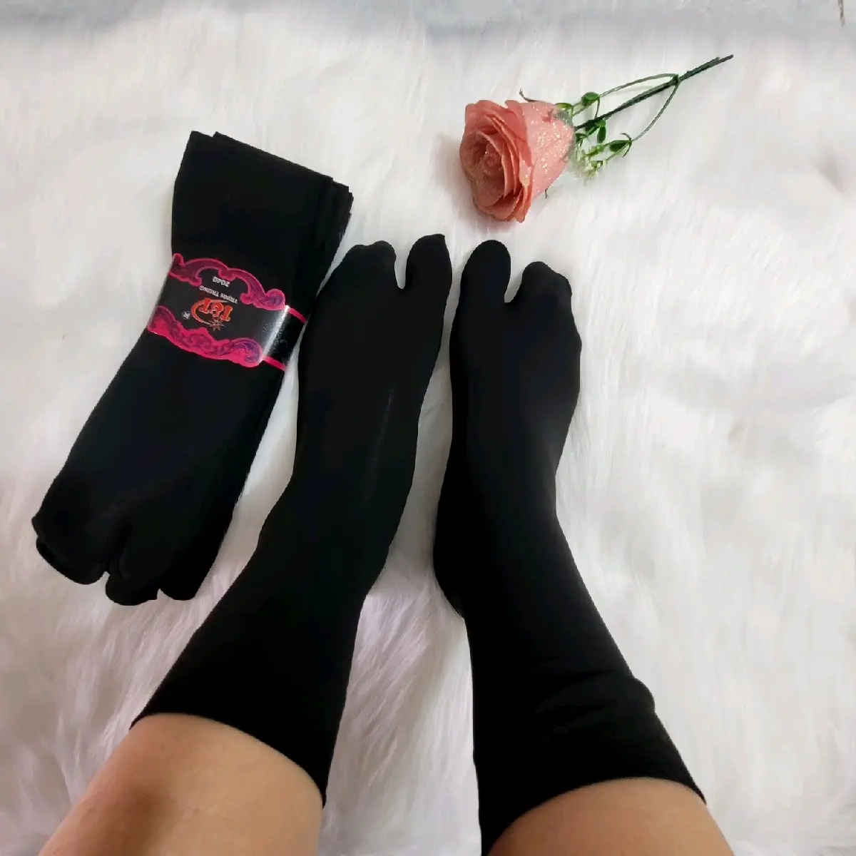sét 5 hay 10 đôi vớ gót da Trịnh Trung màu đen xỏ ngón zai, mịn , co giãn tốt