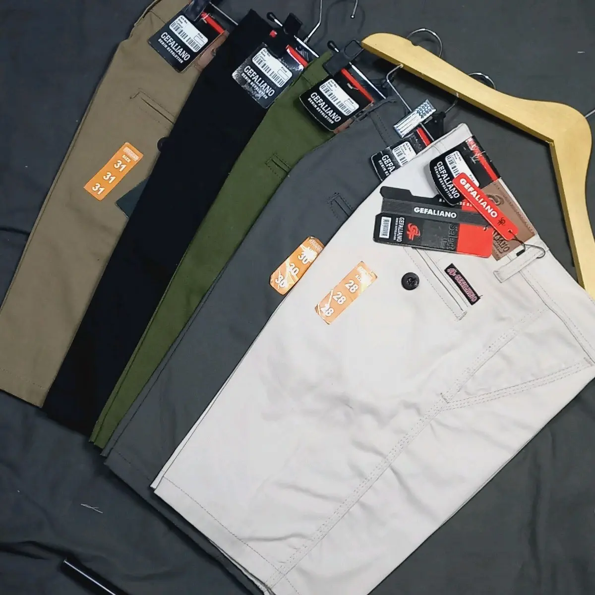 CELANA PENDEK CHINO GEFALIANO BROADSHORT STREACH MELAR Hitam Combed Pria Melar Tebal Katun Casual Army Shorts