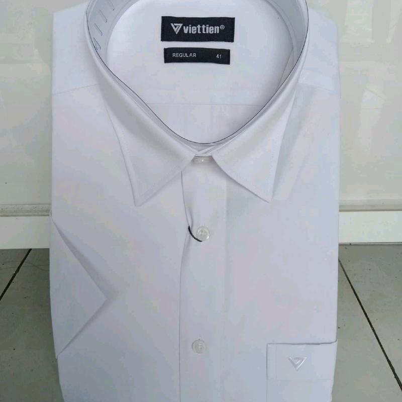 ÁO SƠ MI TRẮNG TRƠN NGẮN TAY LAI BẦU VIỆT TIẾN FOM REGULAR  fom suông SIZE 41 VÀ 42. 1