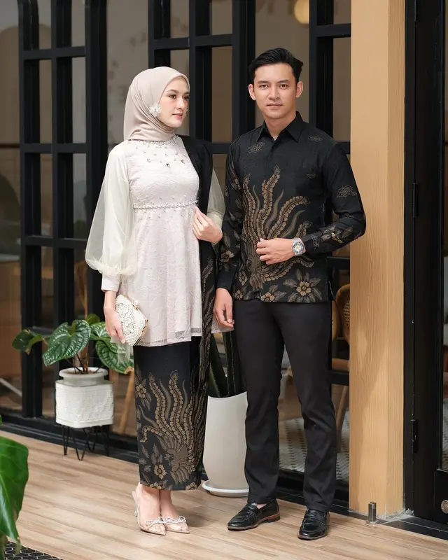 KEBAYA BATIK COUPLE MODERN BURKAT KONDANGAN BROKAT TILE BRUKAT WISUDA SET KUTU BARU BAJU LAMARAN TUNANGAN BAJU WISUDA 1