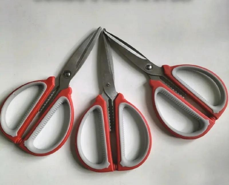 Kéo Nhà Bếp Cán Đỏ Cầm Tay Siêu Tiện Lợi Dài 19cm 1