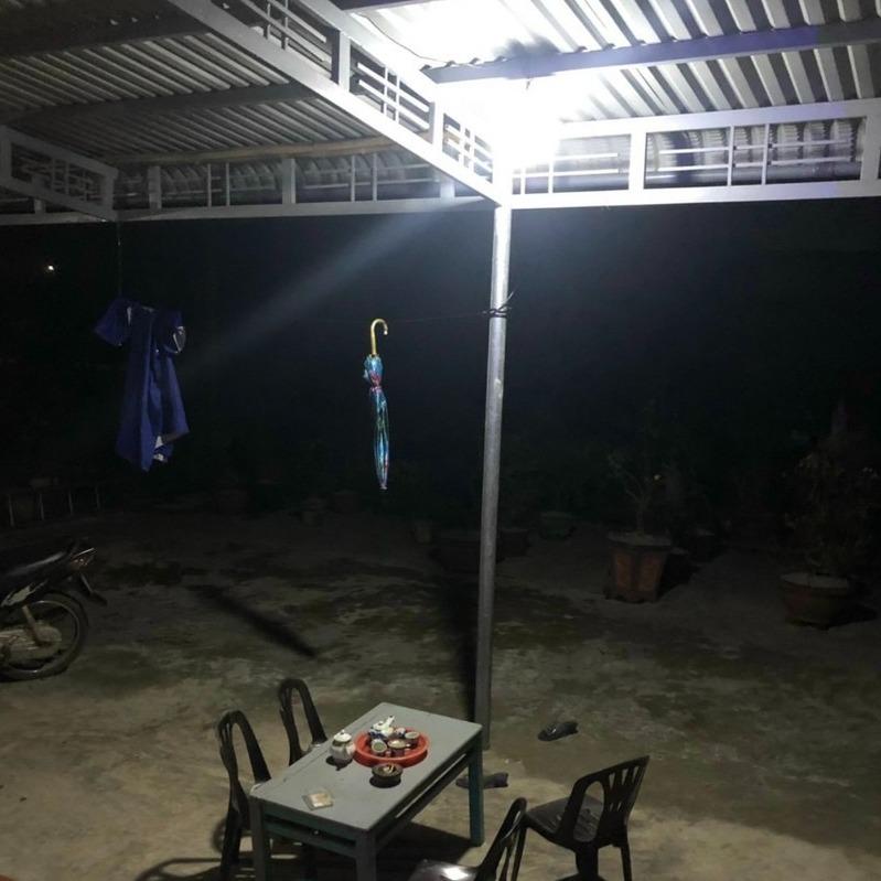 Đèn năng lượng mặt trời tròn 350W 3 chế độ màu 5