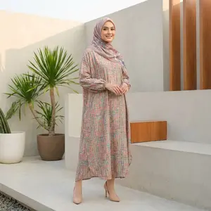 Asaya gaun panjang longgar kasual tipis bermotif dengan desain mode elegan