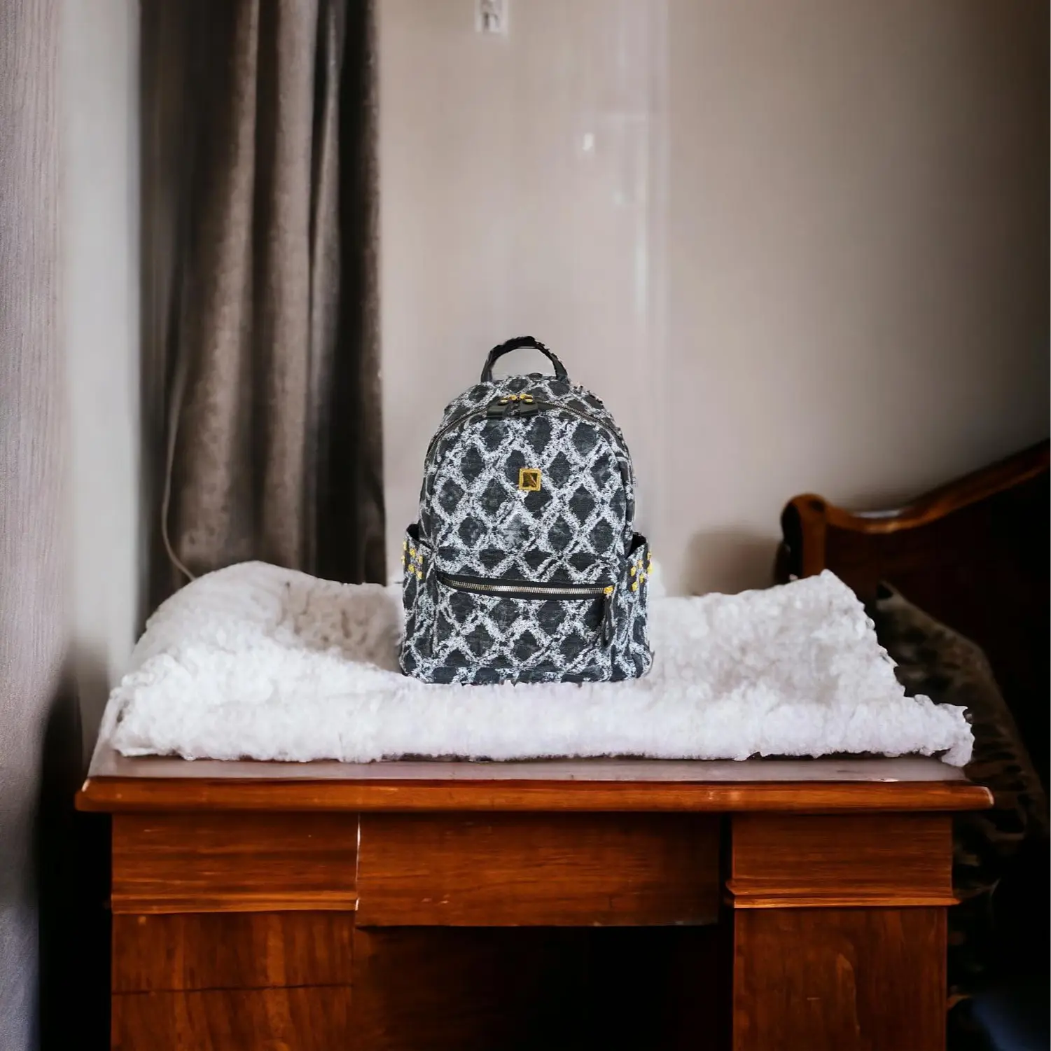 Balo da,hoạ tiết giả Jean bò hottrend SIZE 40 đựng vừa A4 Laptop Bag Hoa