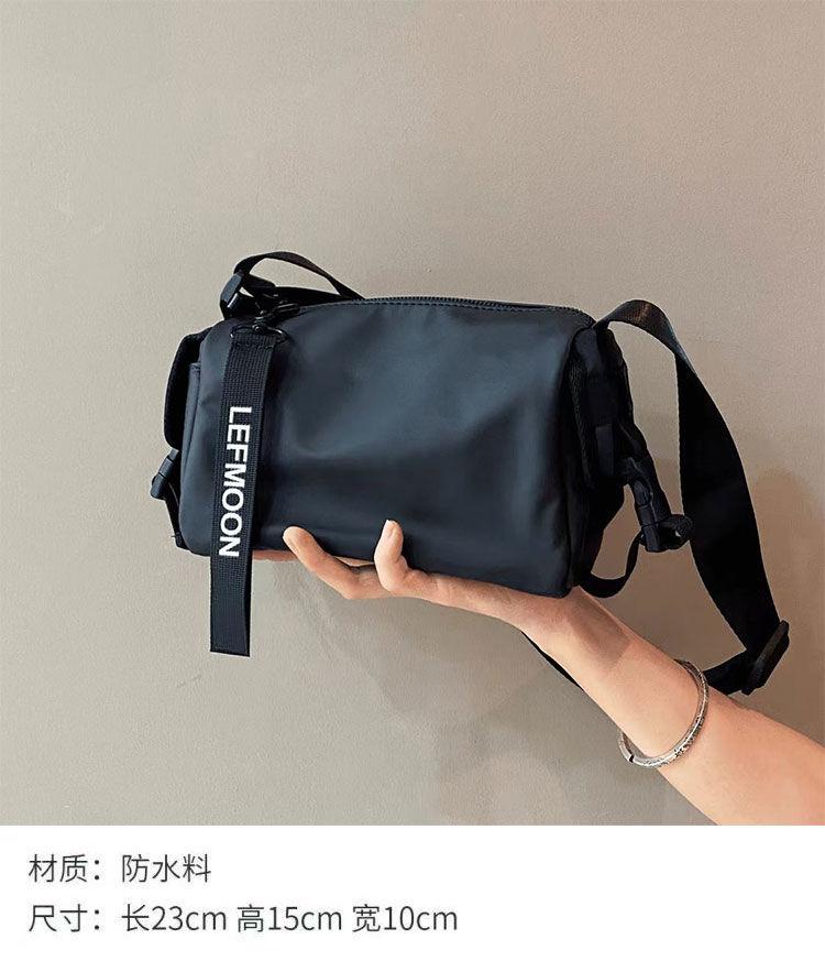 Product Introduction of Beg Utusan, Ketibaan Baru, Kalis Air, Fesyen, Gaya Bahu, Sesuai untuk Lelaki dan Wanita, Serba guna, Bergaya, Reka Bentuk Mudah, Gaya Ins Bags Selempang 1