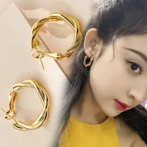 Minzo Anting Wanita Korea Model Classic Retro Perhiasan Imitasi Elegan Giwang Aksesoris Earrings