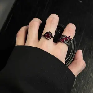 Cincin Retro Batu Merah Cincin Fashion Pria Dan Wanita Adjustable Terbaru
