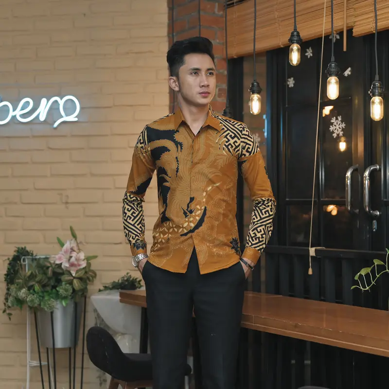 Batik Sastra Jendra. Kemeja Batik Pria modern Motif Barcode 2