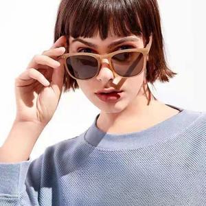 แว่นกันแดดแบบพับได้ สำหรับผู้ชายและผู้หญิง ป้องกันแสงแดด UV ทรงสี่เหลี่ยม ขนาดเล็กและพกพาสะดวก เหมาะสำหรับขับรถ