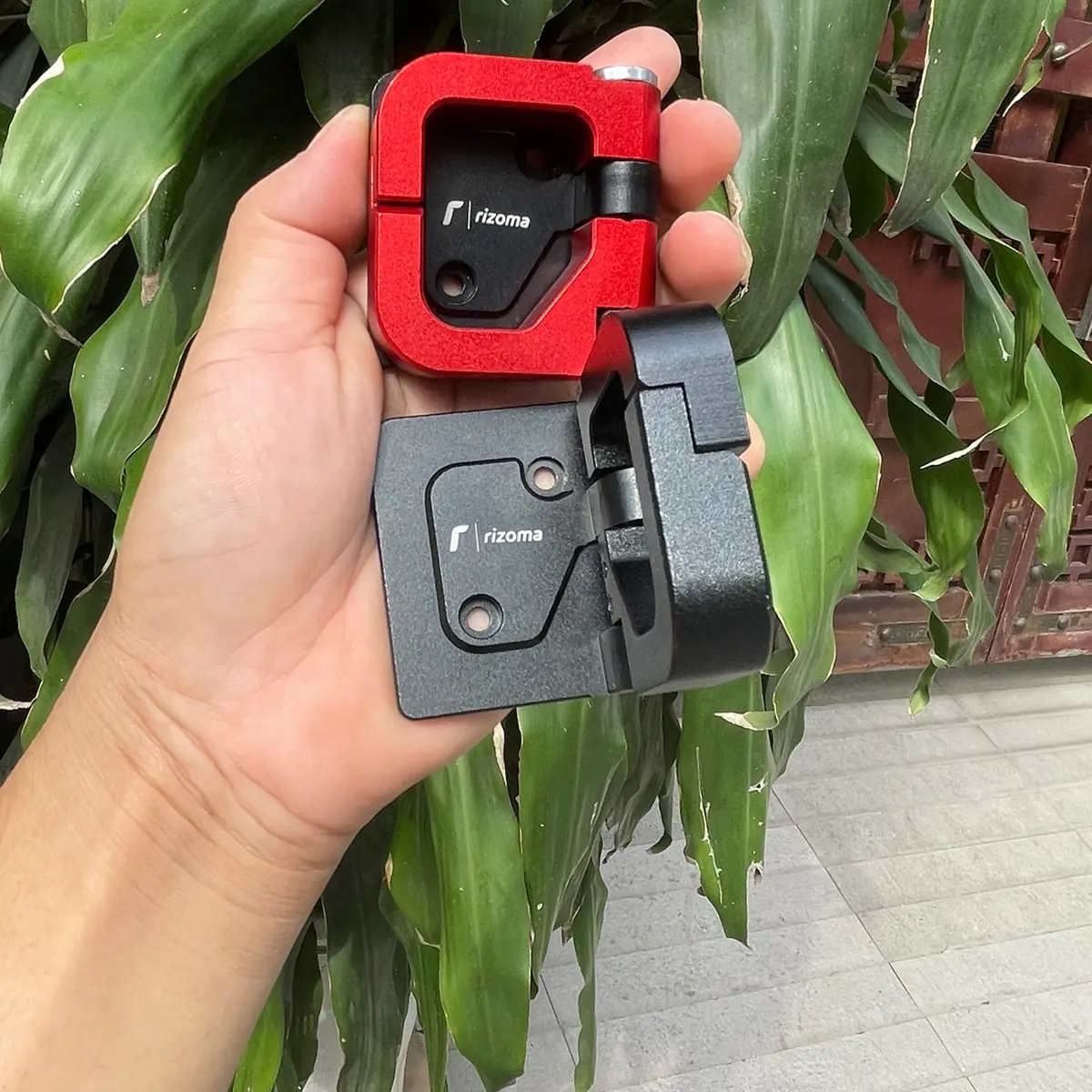 Móc treo đồ mở ngang lắp sh 2012-2023