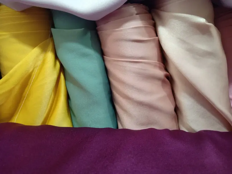 KAIN SATENROBERTO / SATIN ROBERTO CAVALI HIGHQUALITY PREMIUM ASLI, HALUS HARGA PER 0,5 M 0