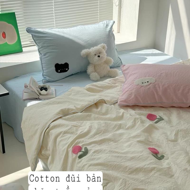[ CHĂN TRẦN] Set chăn ga cotton đũi hoạ tiết thêu shinbedding đồng tiền đỏ thoáng khí bộ chăn ga trần bồng chun kieng ga giường nơ cỡ queen vỏ gác xép gagiuong mua giặt máy ửng hồng - hồng đầu gấu trắng nệm