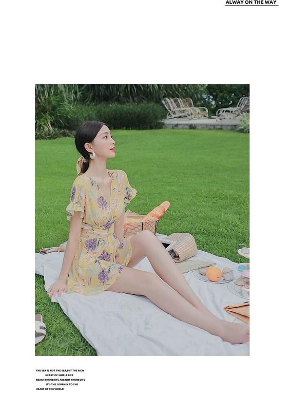 Product Introduction of 2024 New Swimsuit Women's Korean Ins Style Anti-Exposure Covering Belly Thin Dress Princess Style Vacation Swimsuit 5
