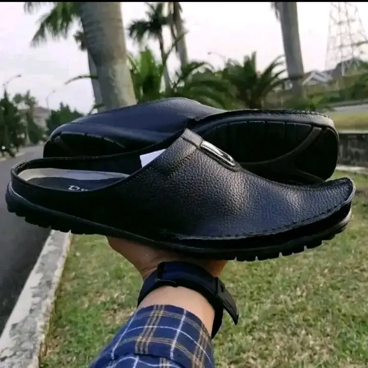 Sendal Slop Pria/ Sepatu Sandal Bustong Cowok Pria Putih 4