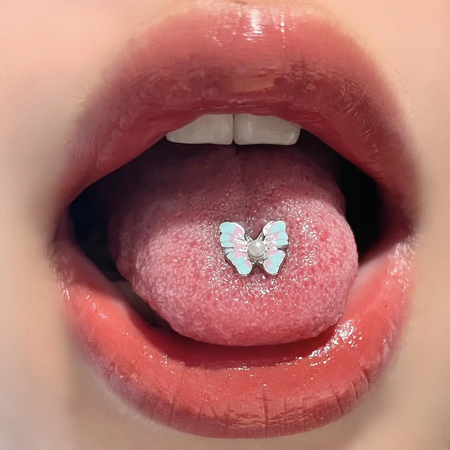 Summer limited edition mint green pearl butterfly tongue nail lip nail oil dripping oil small fresh cute hot girl piercing jewelry ins female body jewelry
