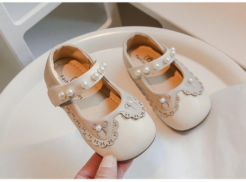 Product Introduction of Stylish Soft Bottom Slip-resistant Children's Leather Shoes 11