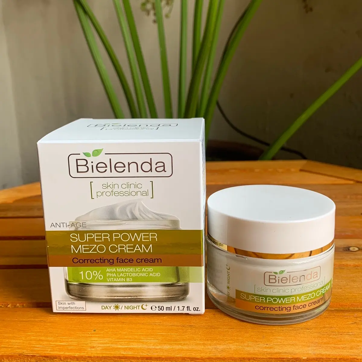 Kem dưỡng ẩm, sáng da, ngừa mụn Bielenda Super Power Mezo Skin Clinic Correcting 50ml xanh lá