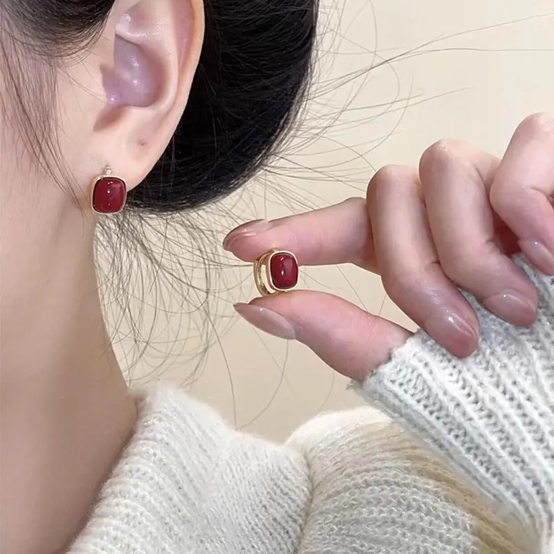 French Square Buckle Ear Clip Red Wild Advanced Petite Earrings Copper Alloy Earrings Internet Celebrity Popular Ornament