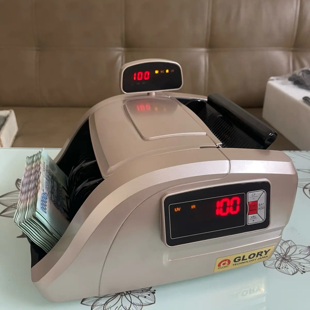 Máy Đếm Tiền Sử Dụng Pin Lên Đến 4 tiếng
