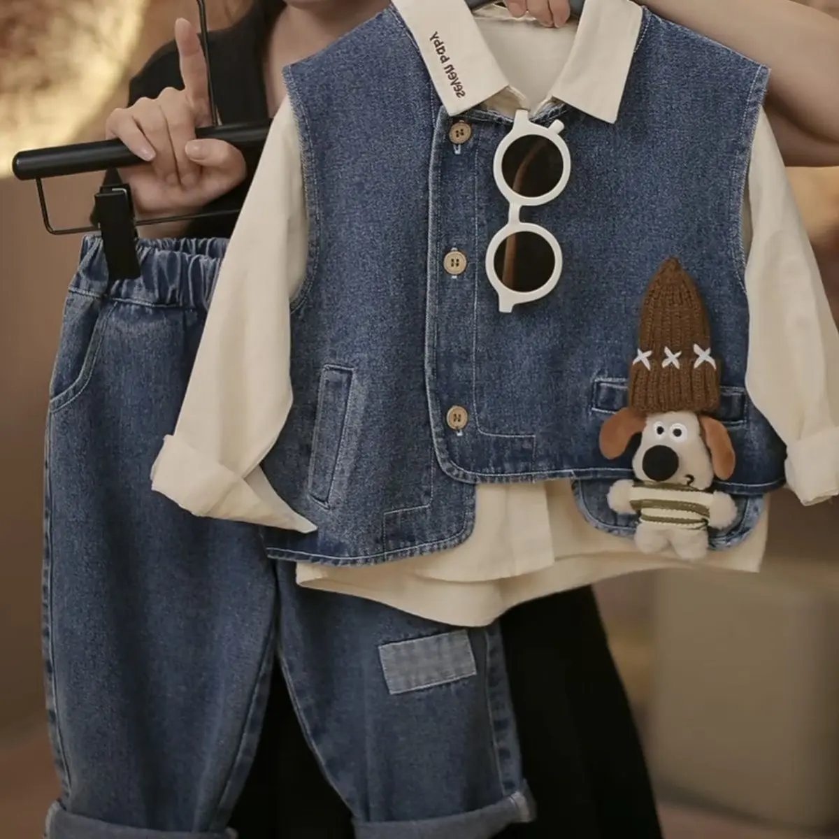 Bộ Quần Áo Mùa Thu, Cho Bé Trai, Bộ Sưu Tập Mùa Xuân Và Mùa Thu 2024, Áo Vest Denim Phong Cách Phương Tây Cho Trẻ Em Mới, Quần Áo Ba Mảnh, Thời Trang Phổ Biến