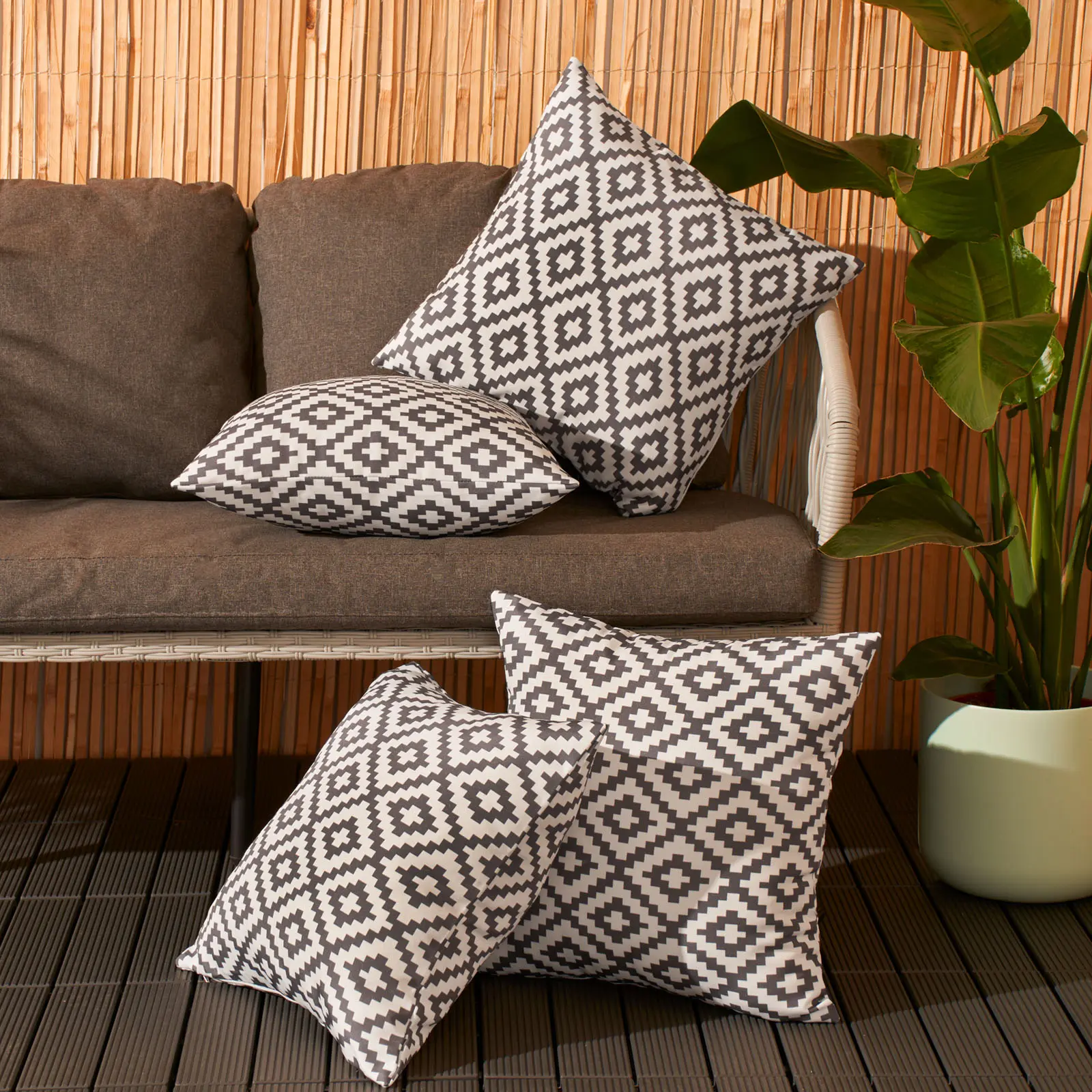 OHS Waterproof Outdoor Garden Cushion Covers Filled 2/4 Pack Plump Soft Plush Print Deck Patio