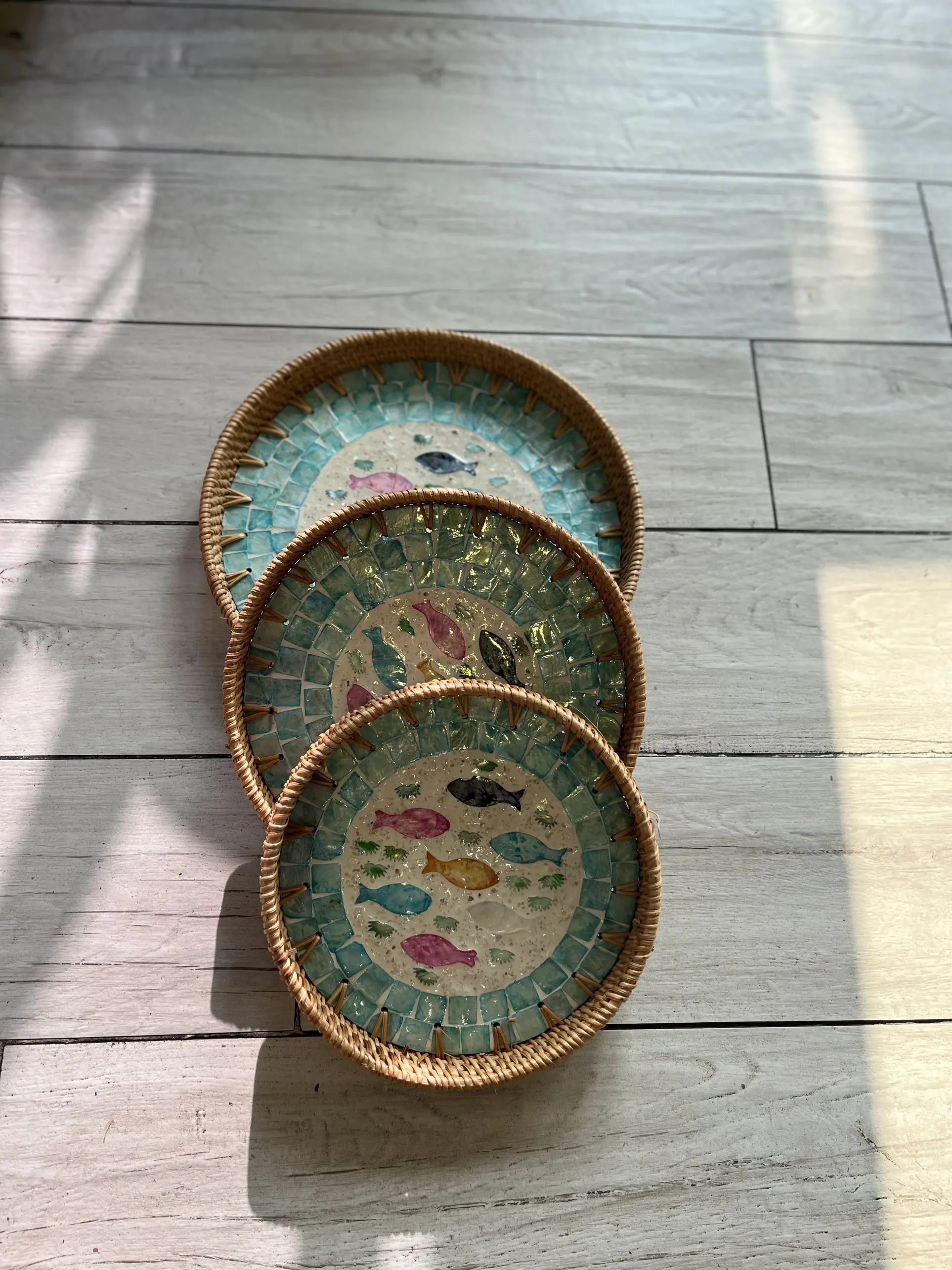 Bộ ba khay mây khảm trai họa tiết cá kích thước 22/24/28cm