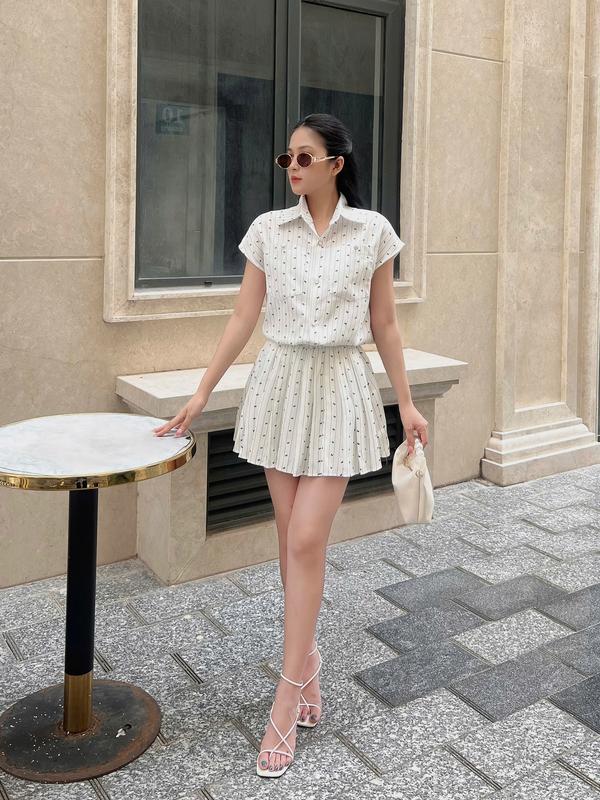 Set Áo Sơ Mi Tay Lỡ  Kèm Chân Váy Xếp Ly Dress Women Phong Cách Thời Trang, Thanh Lịch Top Kem 3