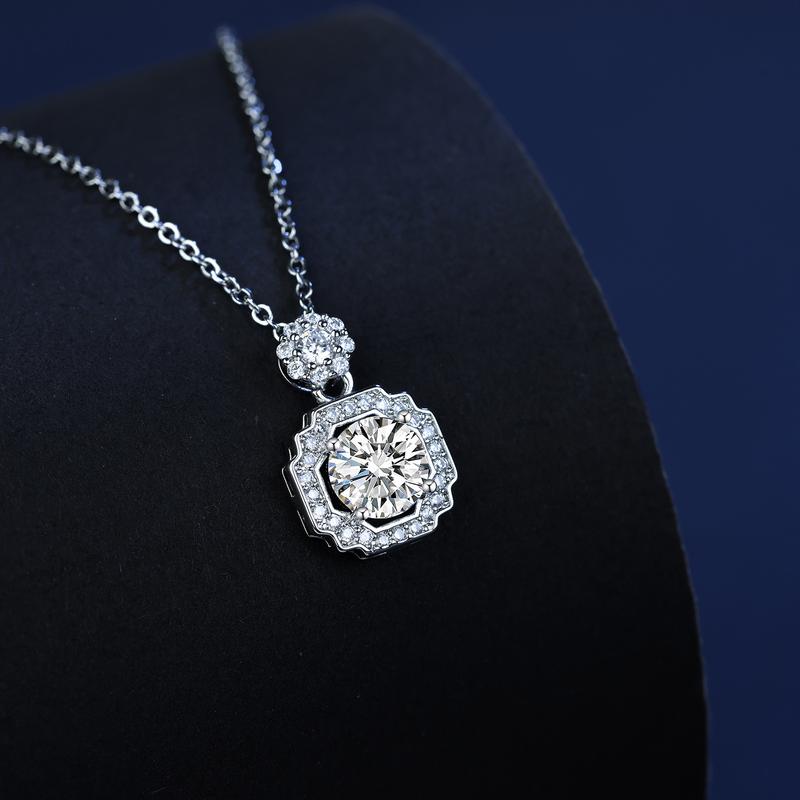 Hot-Selling Imitation Chic Rhinestone Jewelry Pendant Eight Hearts and Eight Arrows Zircon Plated Pt950 Engagement Necklace for Women Fashion Jewelry 2