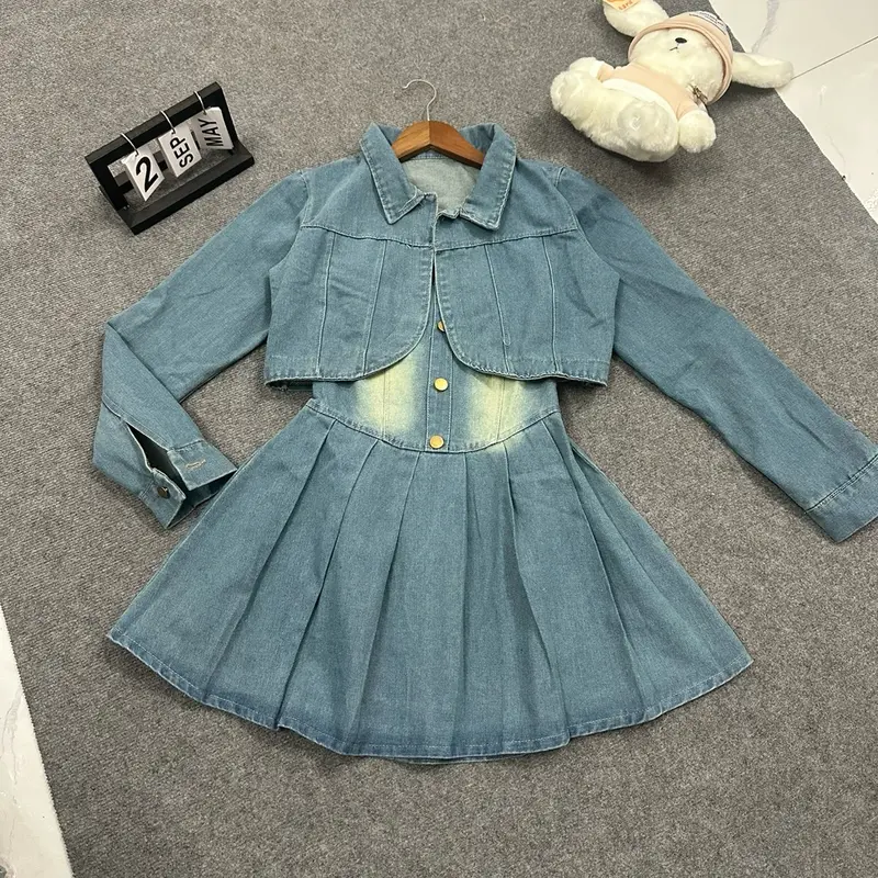 ĐẦM JEAN KÈM ÁO KHOÁC XẾP LY ÔM EO TÔN DÁN dây kéo sau lưng ,jean không co giãn 1