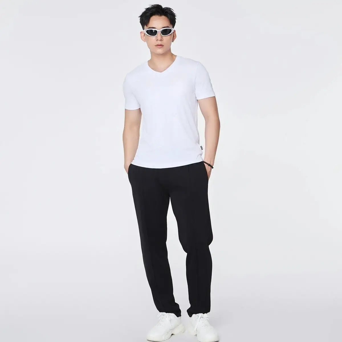 Áo Thun Nam Cổ Tim Slim Basic MTS 1326