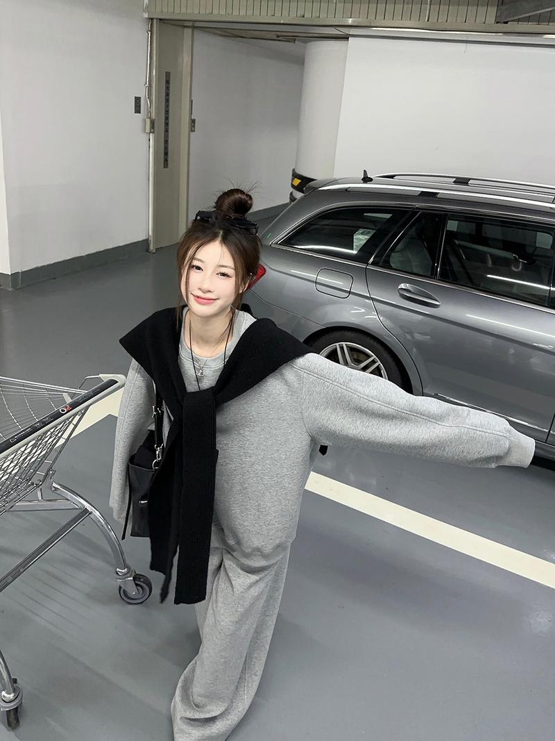 Product Introduction of Bộ Áo Len Và Quần Ống Rộng, Thời Trang Thường Ngày Mùa Thu Và Mùa Đông, Cổ Tròn, Dáng Rộng Vừa Vặn, Thanh Lịch, Cạp Cao, Khăn Choàng Dệt Kim, Dành Cho Nữ 21