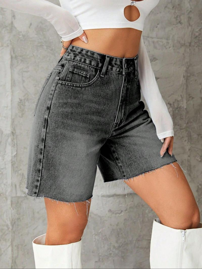 Product Introduction of Women's Distressed Hem Denim Shorts, Fashion Casual Raw Hem Short Jeans for Daily Outdoor Wear, Ladies Bottoms for Spring & Fall 9