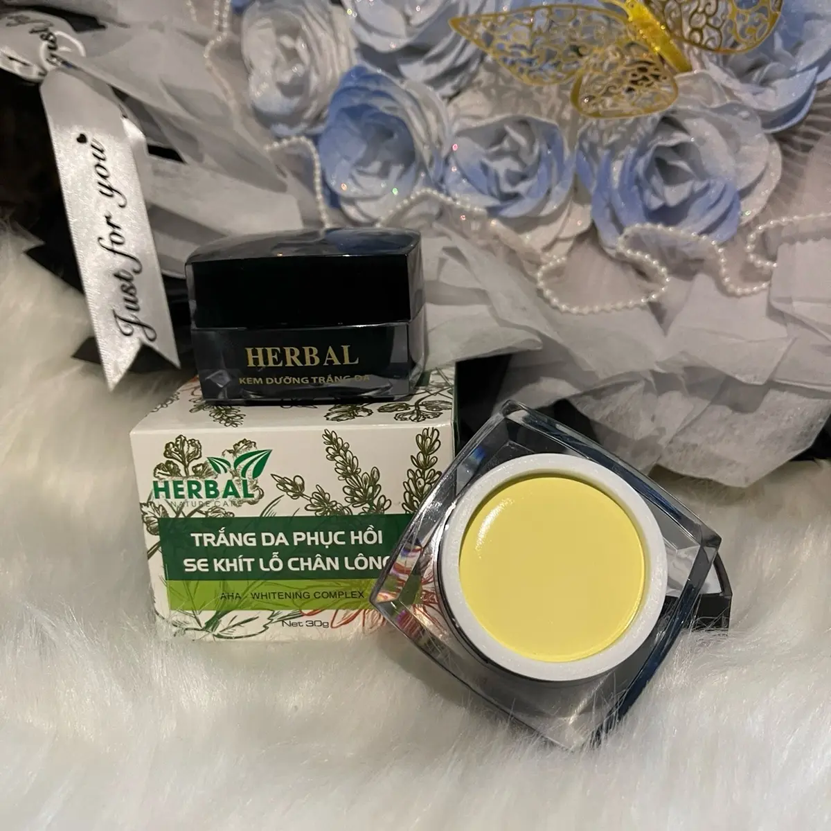 Kem Dưỡng Trắng Da FACE HERBAL Trắng Da Phục Hồi Thu Nhỏ Lỗ Chân Lông.