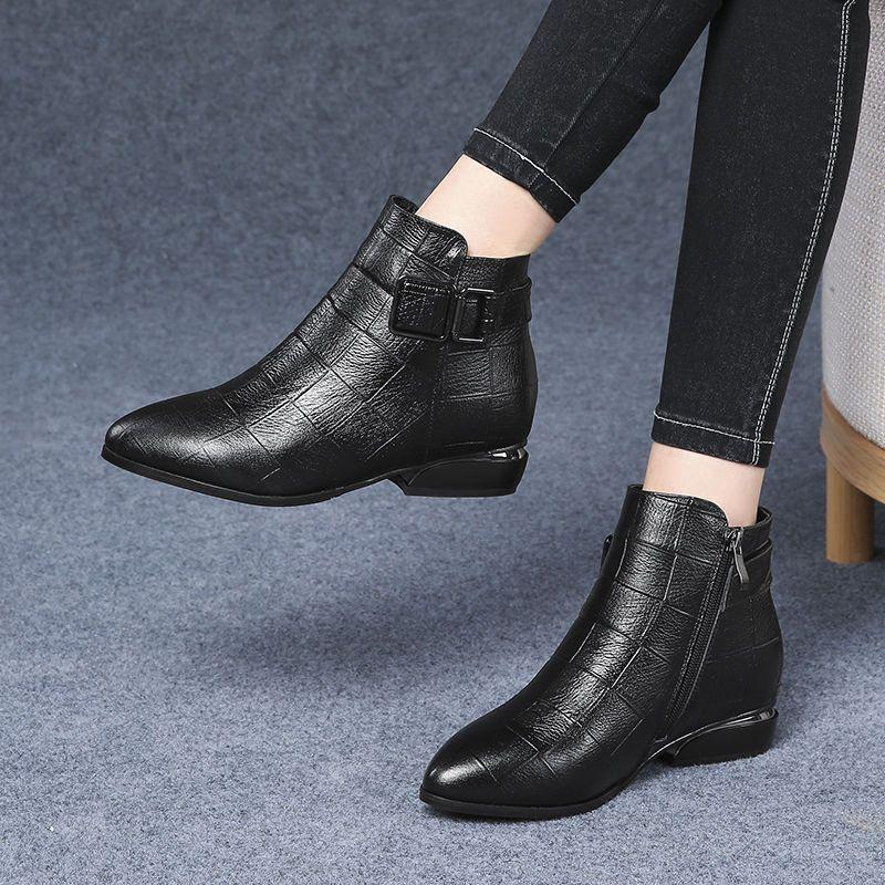 Product Introduction of Bốt Nữ, Phong Cách Mùa Thu, Bốt Ngắn, Đế Thấp, Da Mềm, Giày Bông, Lót Lông Cừu Mùa Đông, Thời Trang, Dễ Phối Đồ, Bốt Đi Tuyết, Hàng Mới Về 2024 Boot Shoes 16