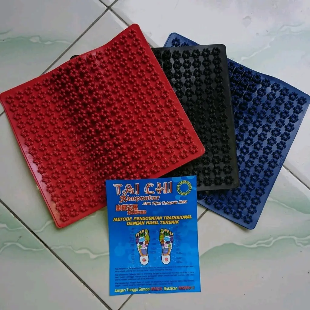 Terapi kaki Taichi Karpet Refleksi Kaki Gelombang alat pijit kaki model gunung asli merk TAICHI Biru Hitam dan Merah Meringankan