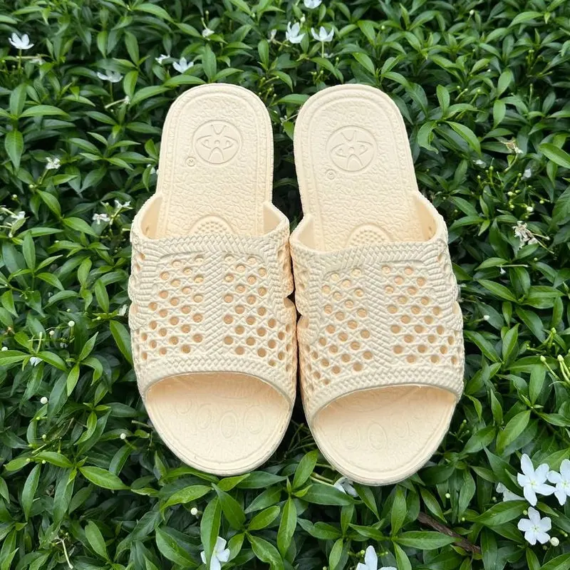 Dép tổ ong huyền thoại siêu nhẹ, dép màu KEM rất được ưu chuộng, dép dùng mang đi chơi, mang trong nhà Slipper DéP 0