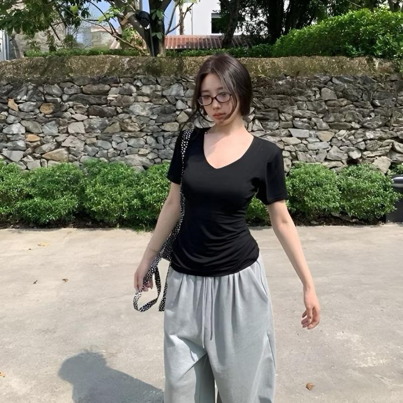 ￼Áo Thun Nữ Tay Ngắn Kiểu Cổ Tim TRANGCLOTHINGG Phong Cách Basic A51145 - 2 CHẤT VẢI CAO CẤP 8