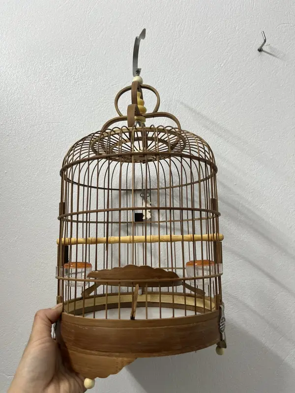 Lồng chim khuyên, hút mật- Lồng khuyên, hút mật chất liệu trúc xử lý màu cánh dán kiểu dáng lùn 2