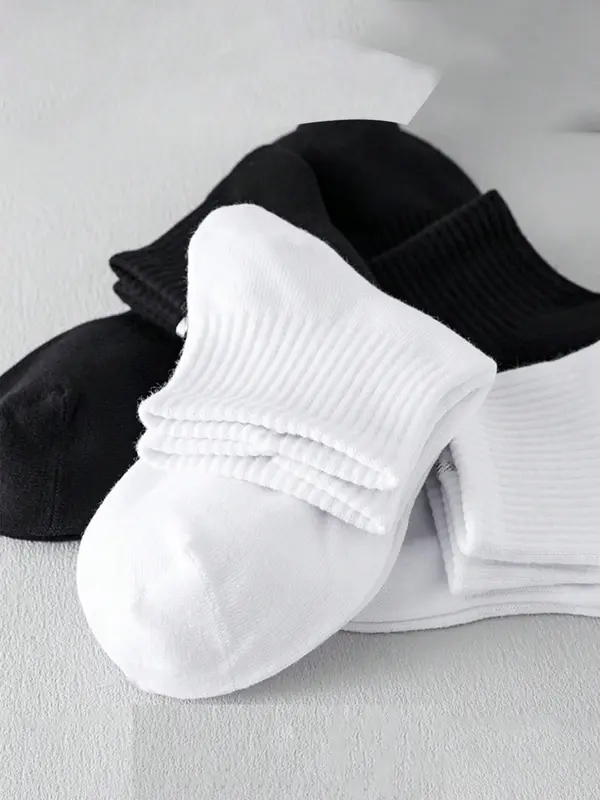Men's 4 Pairs Classic Plain Crew Socks, Casual Moisture Wicking Socks, Soft Comfy Breathable Socks for All Seasons Daily Wear 2