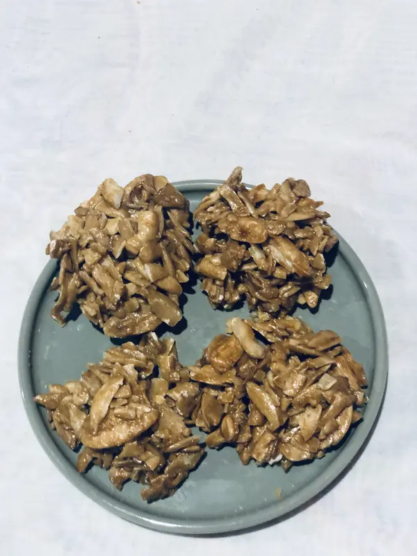 Algari Kacang Kenari Original Makanan Ringan Snack Khas Ambon Food Karamel 1
