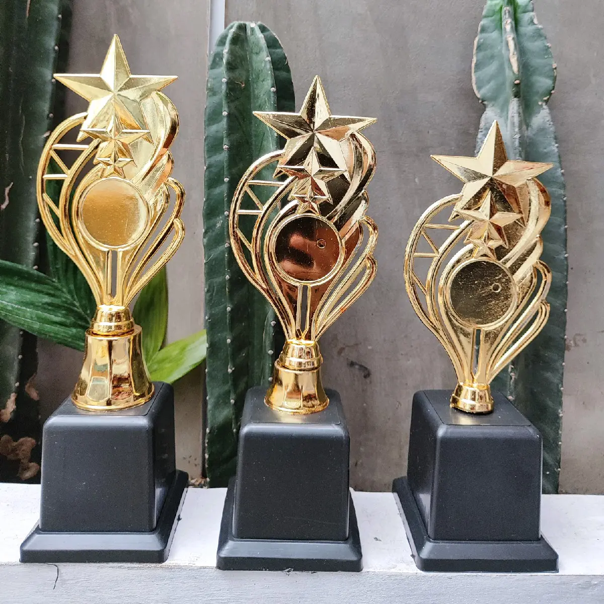 PIALA  1 SET ISI 3 JUARA 1 2 3 TINGGI 34CM Polos tanpa tulisan MODEL RANDOM request model DI CATATAN