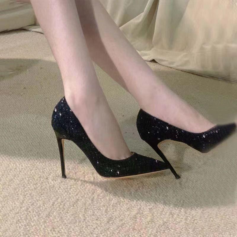 Giày Cao gót Nữ, Gót Nhọn, Hàng Mới Về 2025, Phong Cách Sexy, Da Bóng, Mũi Nhọn Màu Đen, Đính Đá, Đế Đỏ, Cỡ Lớn, Nhẹ, Thích Hợp Cho Mùa Hè, Giày 0