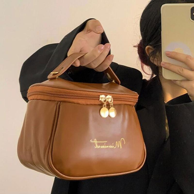 Portable Multi-compartment Cosmetic Bag, Retro Cute Large Capacity Waterproof Storage Bag, Travel Portable Toiletry Bag, Suitable for Storage Of Sundries, Cosmetics and Toiletries 3