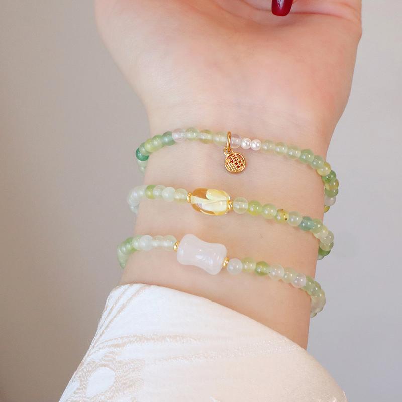 Product Introduction of Natural Grape Purple Chalcedony Crystal Bracelet Artistic Temperament White 4mm Extremely Fine Natural Crystal Bracelet Accessories 22