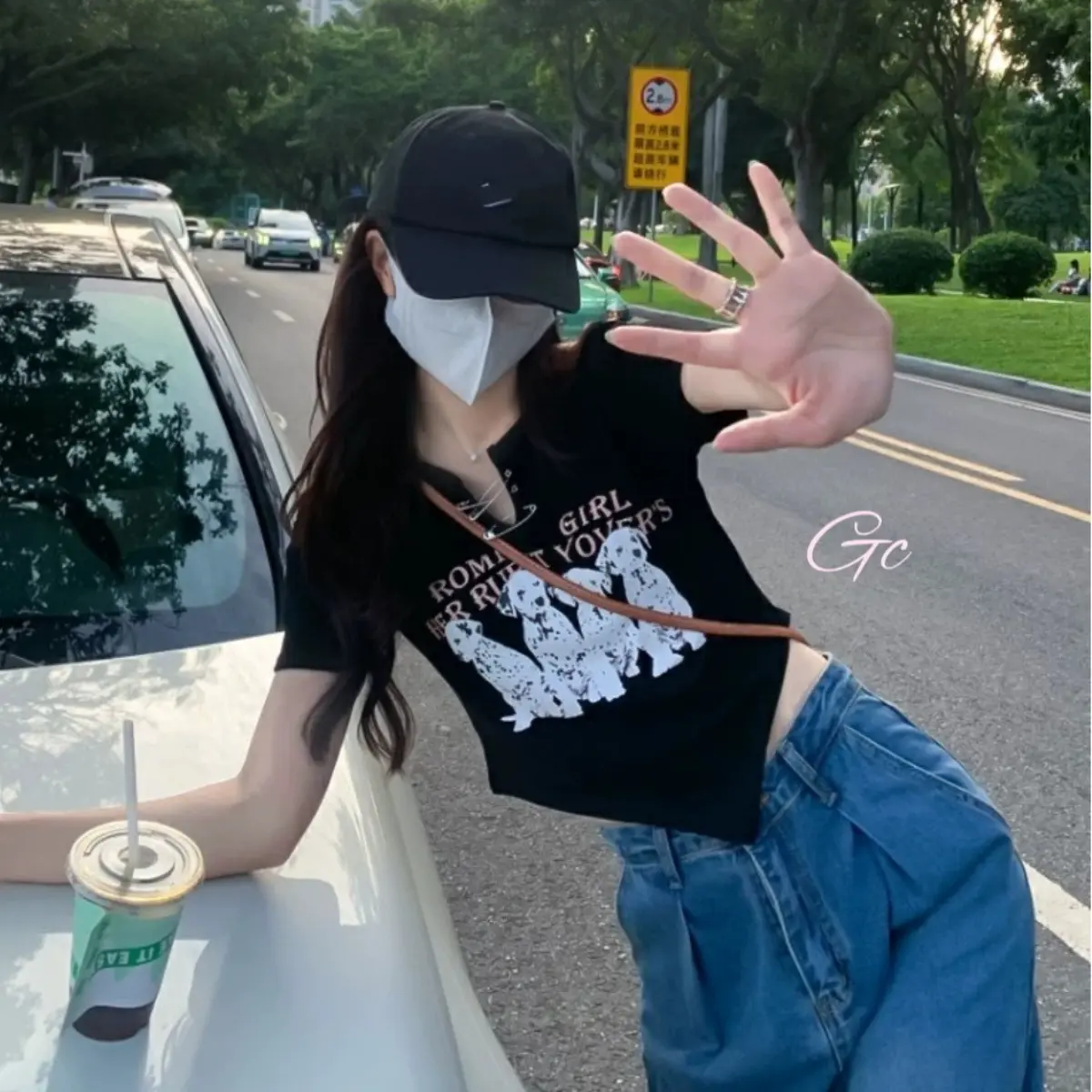 ( S - L ) Black Button Pin Crop Top Doggy Printed Atasan Hitam Lengan Pendek