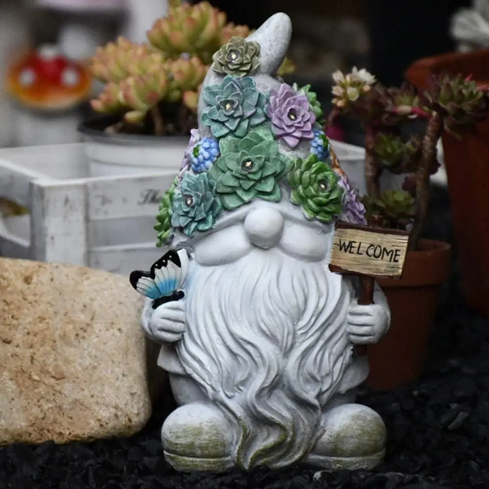 Resin Gnome Design Garden Statue, Solar Powered Garden Decoration, Garden Ornament for Yard, Patio, Porch, Lawn, Pathway, Outdoor Housewarming Gift