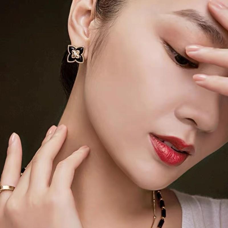 Hoa Tai Hoa Họa Tiết Phong Cách Cổ Điển Dành Cho Phụ Nữ, Chất Lượng Cao, Phong Cách Instagram Thanh Lịch, Ngầu Và Thời Trang, Dễ Phối Đồ, Giá Cả Phải Chăng, Thiết Kế Độc Đáo Sang Trọng, Hoa Tai Cao Cấp Women Móc Khoá 3