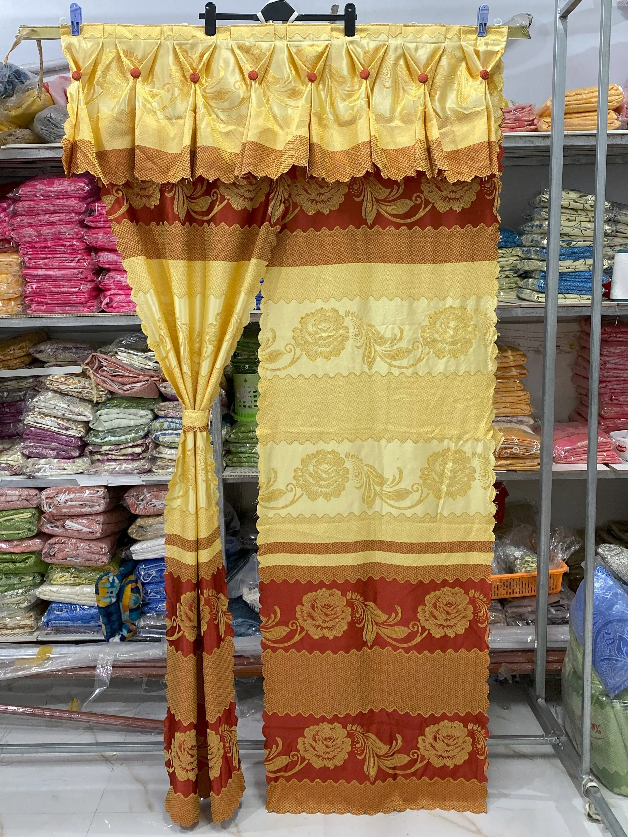 Màn Gấm Thêu Thổ Cẩm Cao Cấp - Chống Nắng Và Bụi, Kiểu Cách May Xếp Ly Kết Nút Xẻ Thân