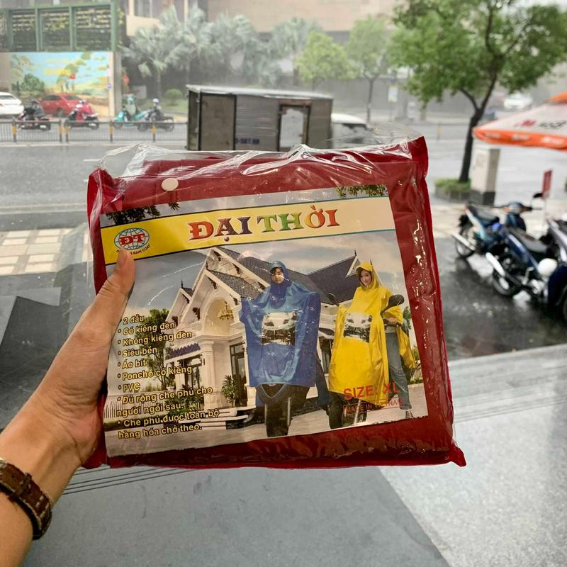 Combo 2 Áo Mưa Cánh Dơi Người Lớn ĐẠI THỜI Màu Ngẫu Nhiên - Chất liệu Nilon, PVC, Xuất xứ Việt Nam